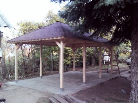 Áll a pergola